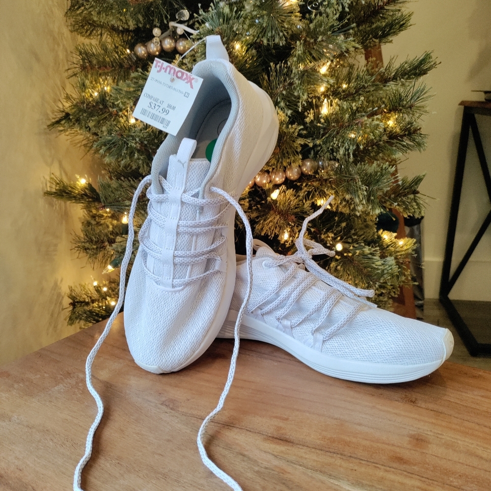 Brand new Puma sneakers